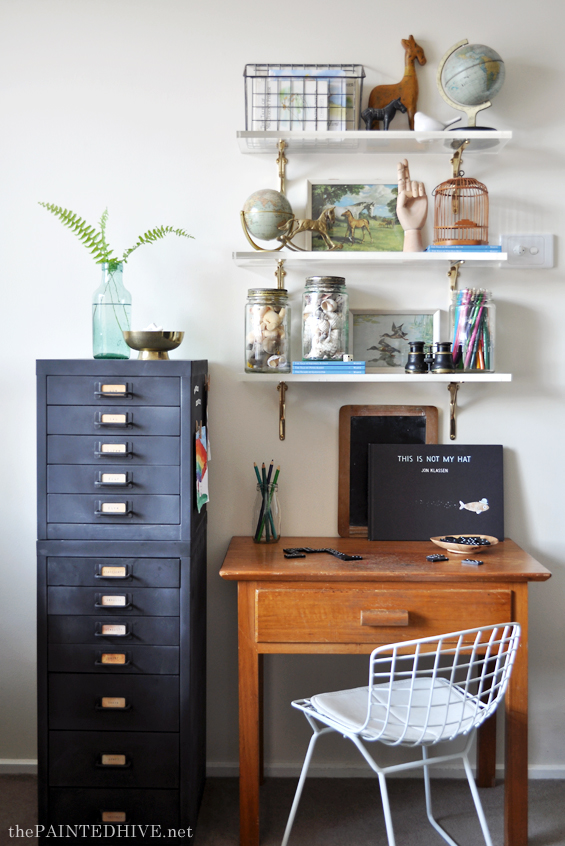 Sweet Girl's Room Craft/Study Nook