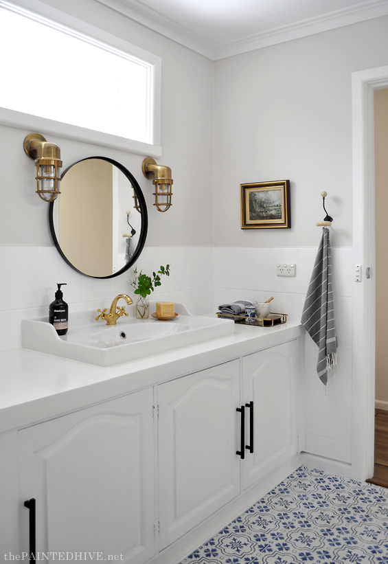 DIY Budget Friendly Bathroom Makeover