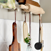 Easy DIY Shaker Peg Rail